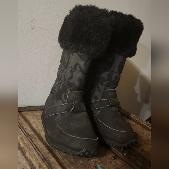Girls size 10t Timberland boots - Picture 3 of 6